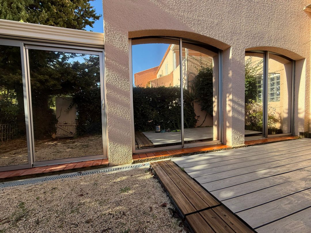 film miroir sur une habitation