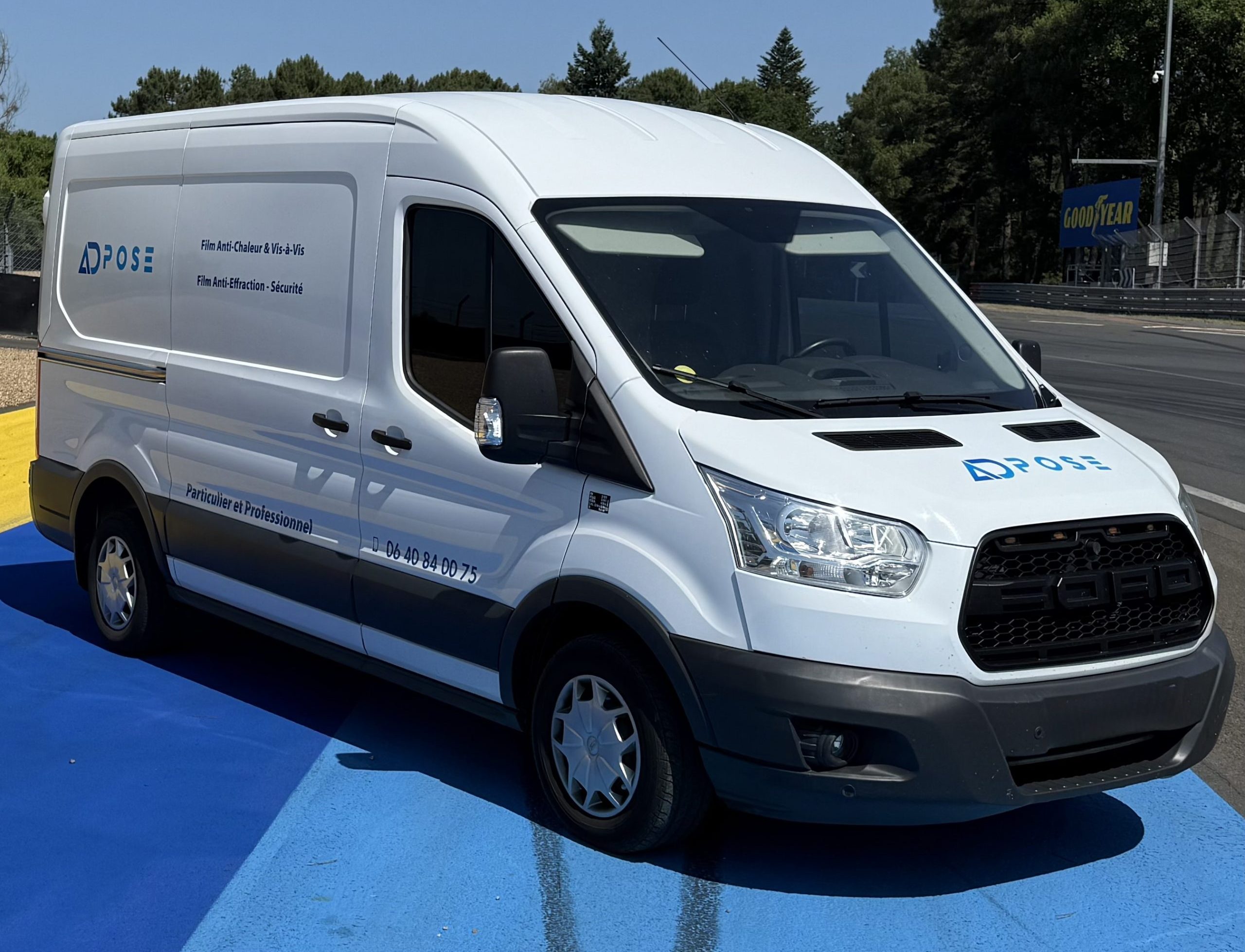 Camion atelier ADPOSE Installateur de Films pour vitres - Le Mans 